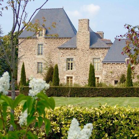 Gite Le Logis - Manoir Le Plessix Madeuc Corseul Exteriör bild