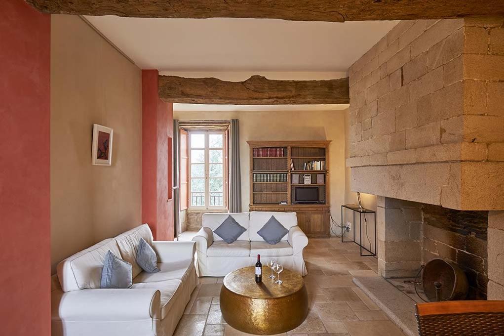 Gite Le Logis - Manoir Le Plessix Madeuc Corseul Exteriör bild