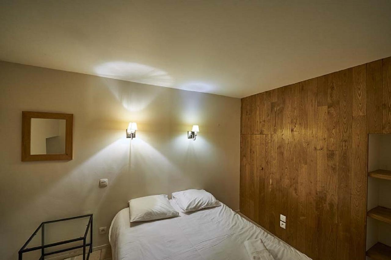 Gite Le Logis - Manoir Le Plessix Madeuc Corseul Exteriör bild